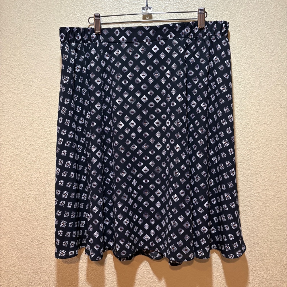 Lane Bryant Black Geometric Print Skirt Size 14/16